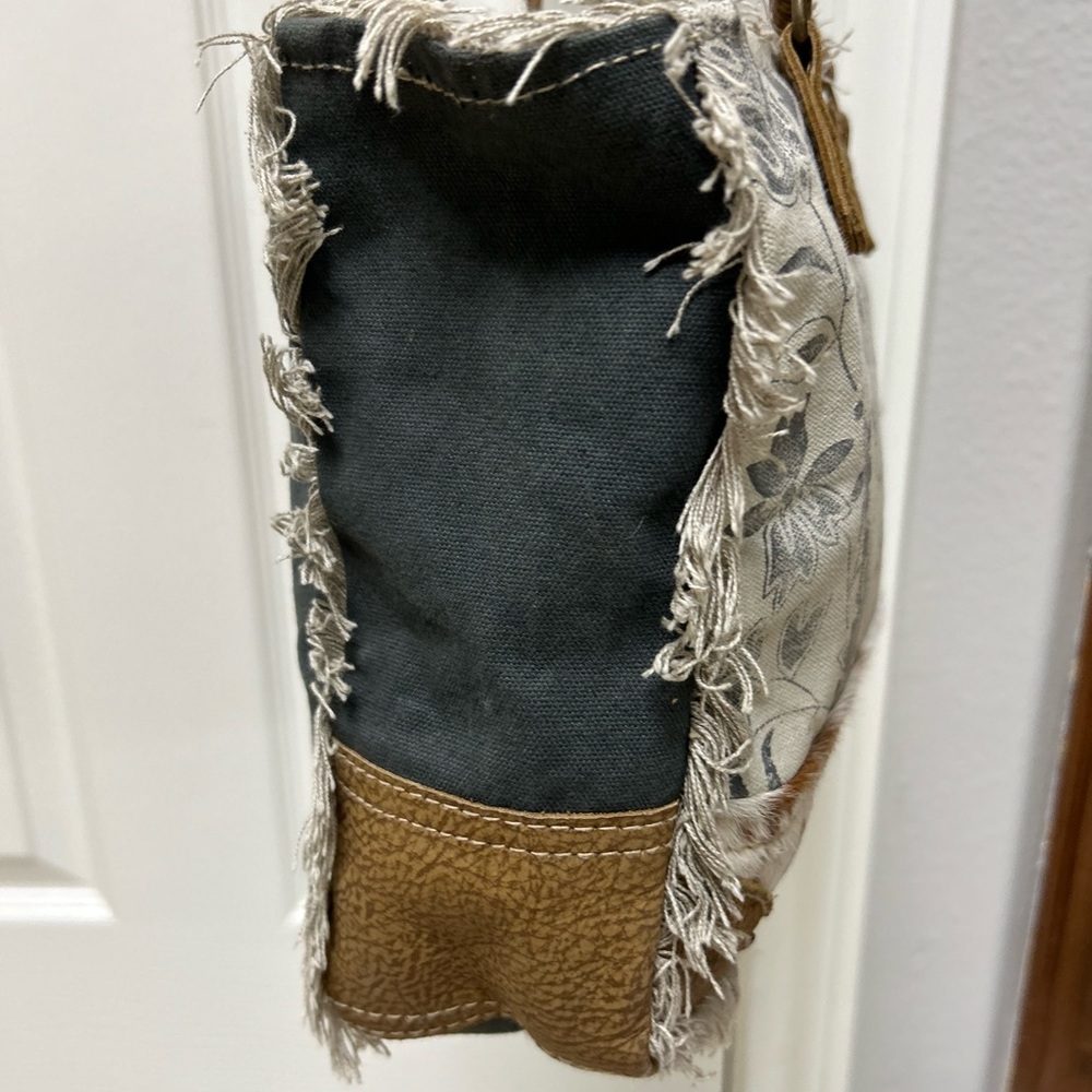 Myra Bag Upcycled Shoulder / Tote Bag cow hide and floral. - Picture 4 of 9